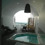 Caldera Suites * Тира
