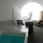 Апартаменты Caldera Suites Тира