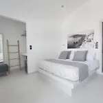 Caldera Suites Тира