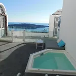 Caldera Suites Fira (Santorini)