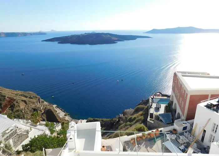 Caldera Suites Fira (Santorini)