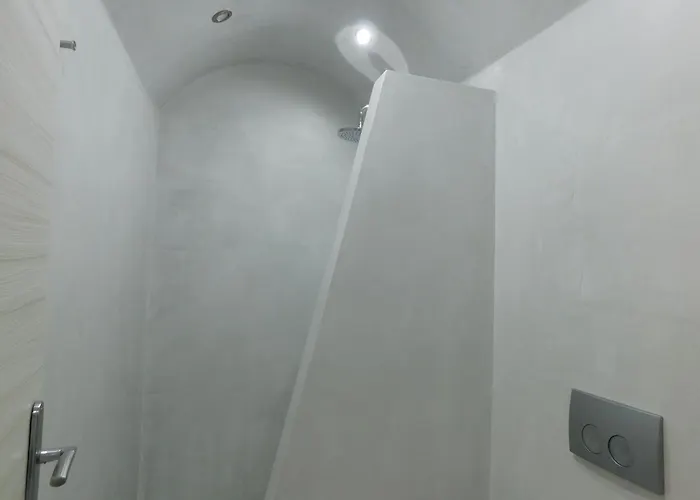 Caldera Suites Fira (Santorini)